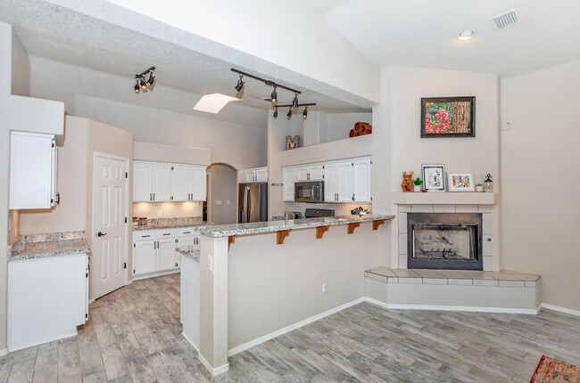 Building Photo - Pool home for rent June 1, 2025