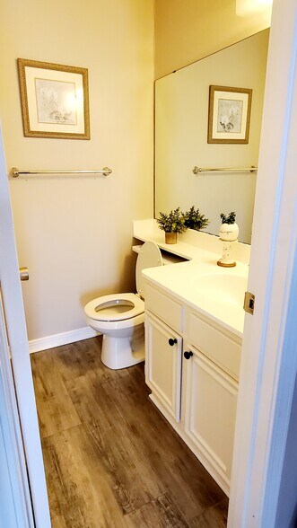 Downstairs half-bath. - 10101 Hanover Dr