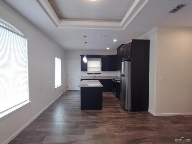 Building Photo - 16 Downing Ave