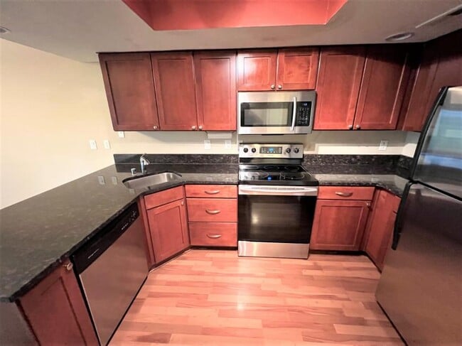 Building Photo - 2 bedroom in Bellevue WA 98006