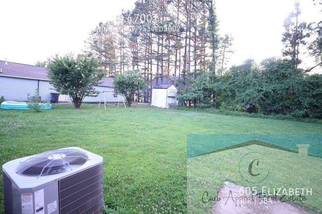 Building Photo - 605 Elizabeth-