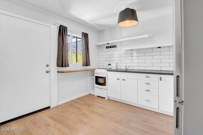 Building Photo - 821 N 3rd St