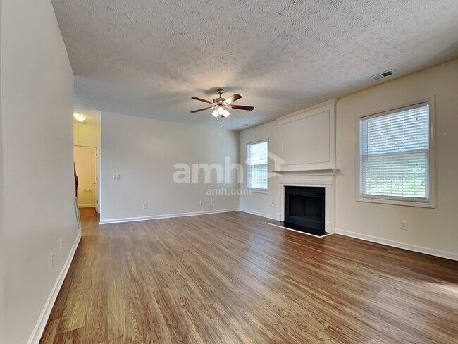 Building Photo - 338 Park Creek Ridge
