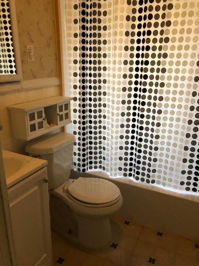 Building Photo - 18996 Elkhart St