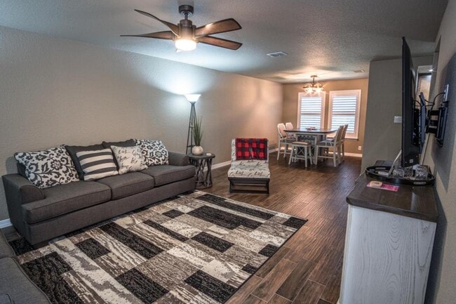 Building Photo - 5323 Dannelly Field