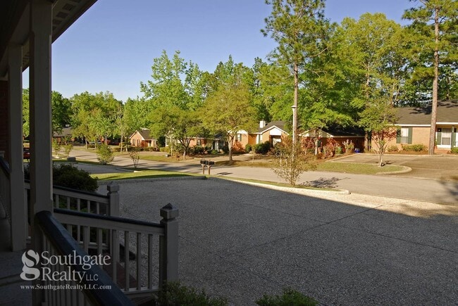 Building Photo - Woodshire Duplexes & Townhomes