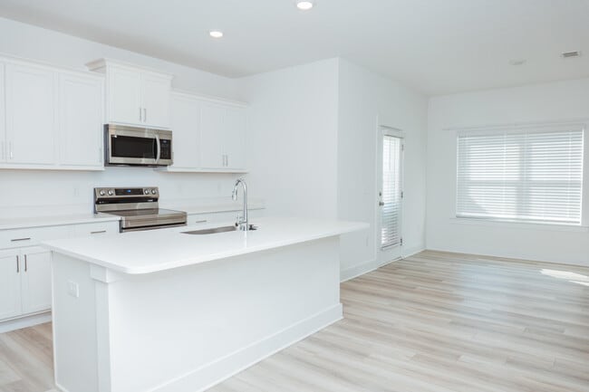 Building Photo - 233 Lyla Ln