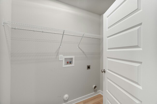 Building Photo - 1420 Brookhaven Dr