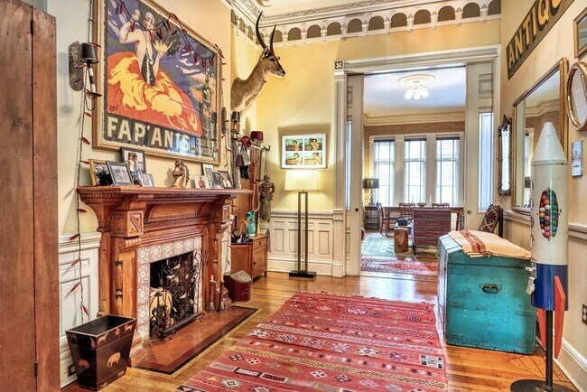 Building Photo - 339 Commonwealth Ave