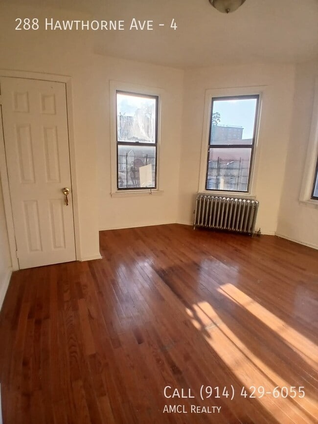 Building Photo - 288 Hawthorne Ave