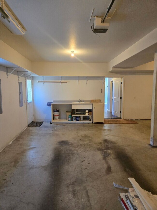 Building Photo - STATUS: PENDING APPLICATION-  | R17 | $ 2995