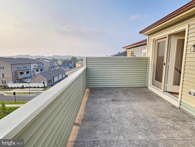 Building Photo - 8650 Satinwood Dr