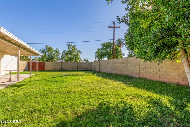 Building Photo - 5306 N 8th Ave