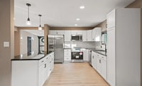 Building Photo - Spacious 3 bedroom home