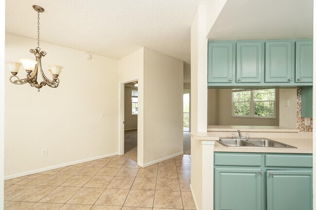 Building Photo - 1005 Bella Vista Blvd