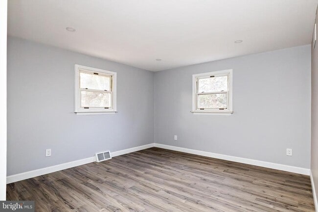 Building Photo - 130 Pulaski Ave