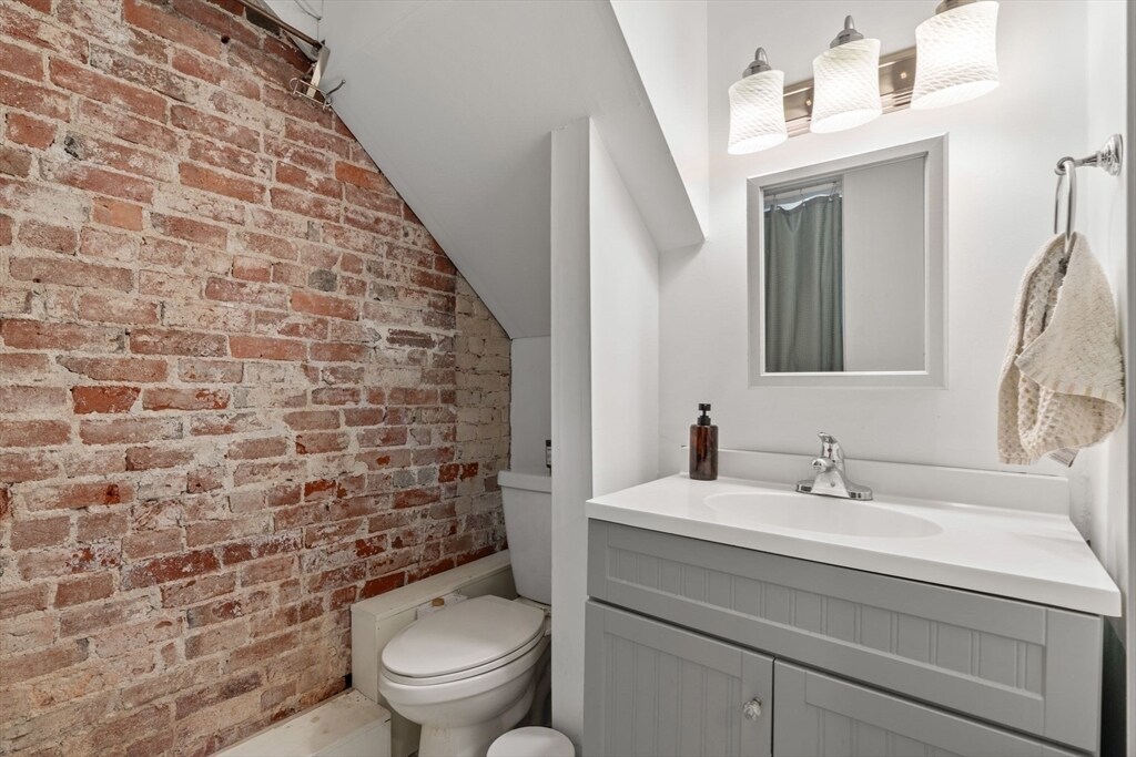 Building Photo - 12 Colebrook St