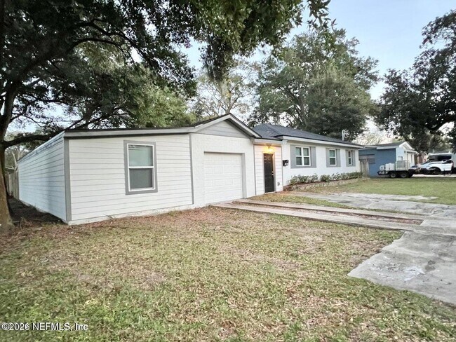 Building Photo - 1961 New Haven Rd