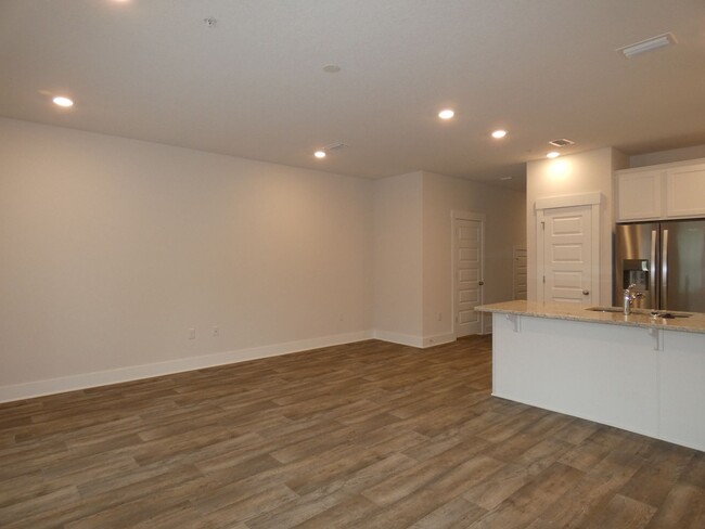 Building Photo - Beautiful New Townhome in Admiral's Quarters