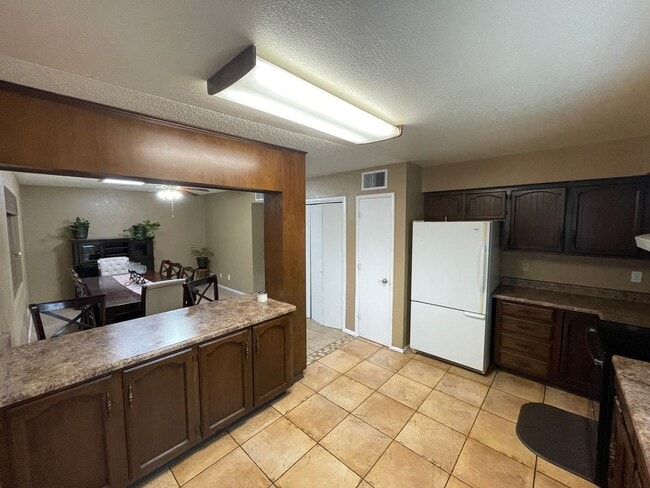Building Photo - 4705 Pso Del Rico
