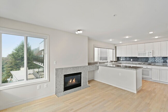 Building Photo - 601 W Mercer Pl