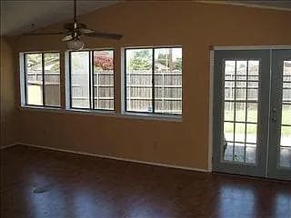 Building Photo - 1401 Panola Dr