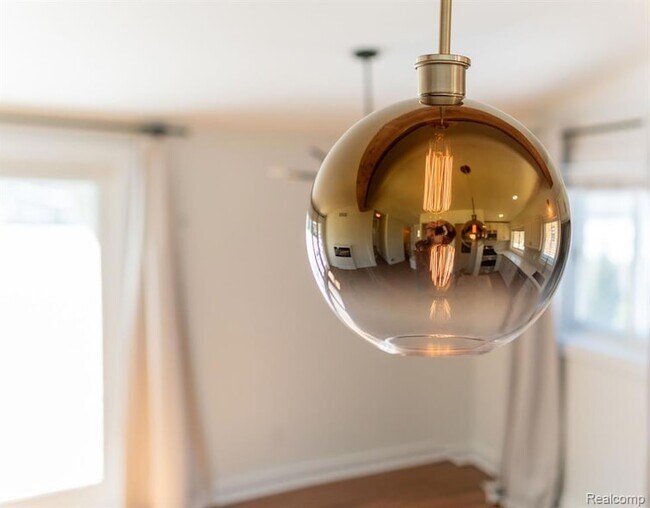 Building Photo - 811 Norwich Dr