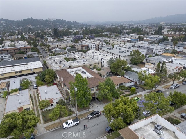 Building Photo - 914 E Elk Ave