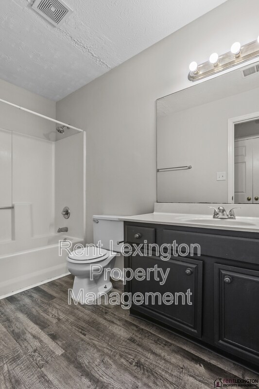 Building Photo - 3424 Promenade Dr