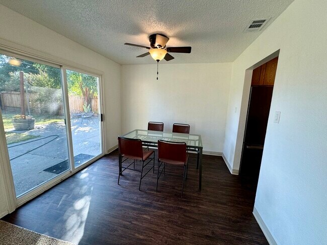 Building Photo - Charming 3-Bedroom Home in North Highlands...