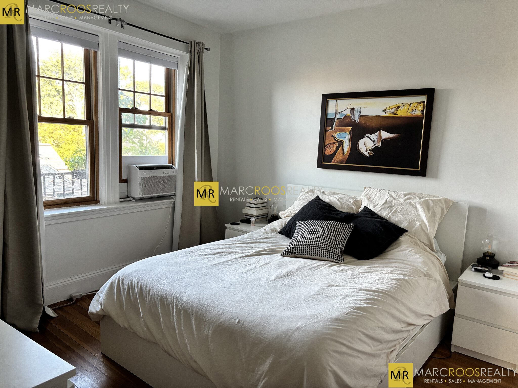 Building Photo - 52 Strathmore Rd