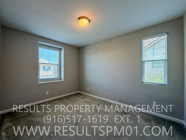 Building Photo - 1041 Bridlewood Dr