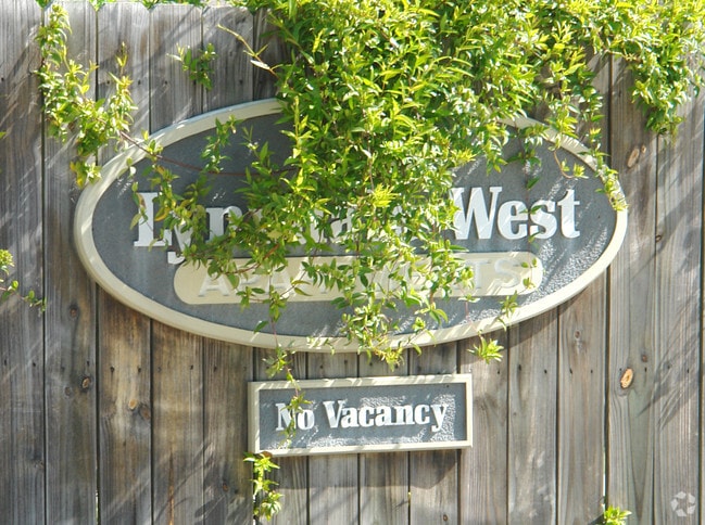 Building Photo - Lynndale West Apartments