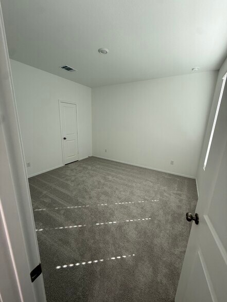 Building Photo - 13400 Trumpet Creeper Dr