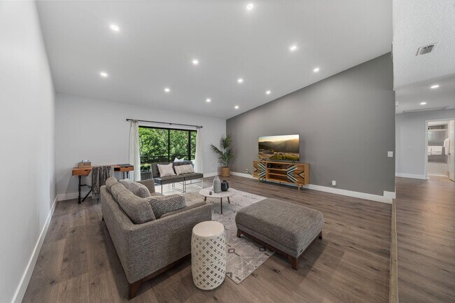 Building Photo - 11371 Torchwood Ct