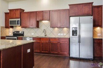 Building Photo - 4 Bedroom House off Old Hammond near S. Fl...