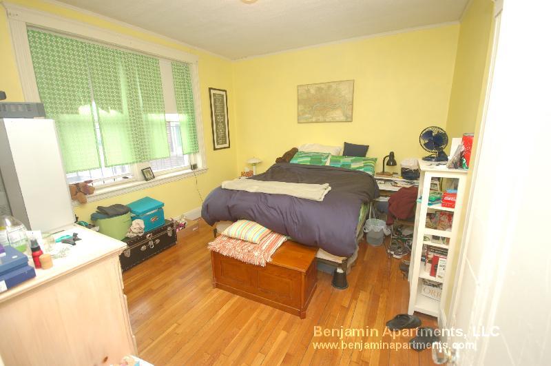 Building Photo - 1820 Commonwealth Ave