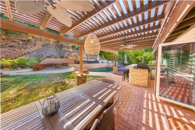 Building Photo - 249 Greenmeadow Dr