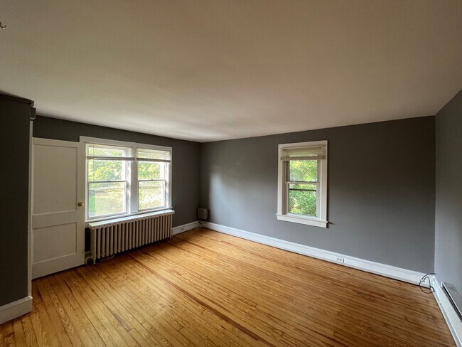 Building Photo - 112 W Highland Ave