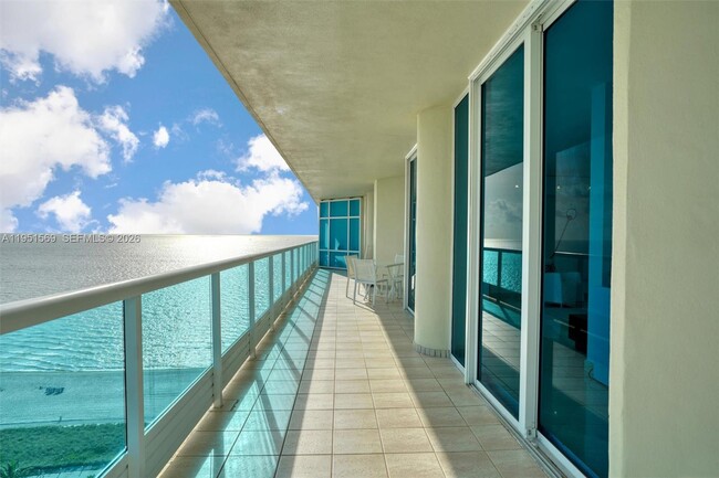 Building Photo - 5025 Collins Ave