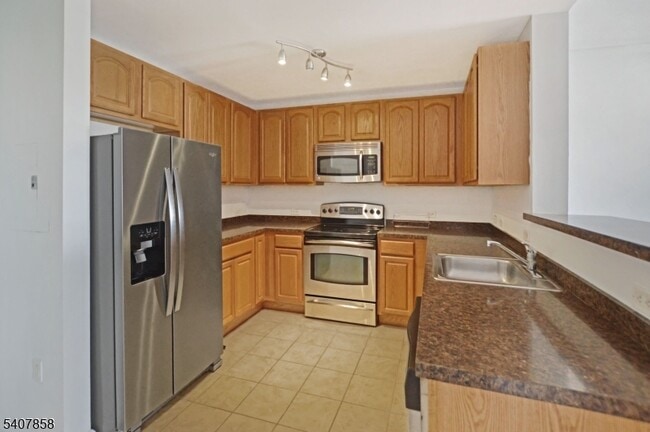 Building Photo - 1 Carriage City Plz