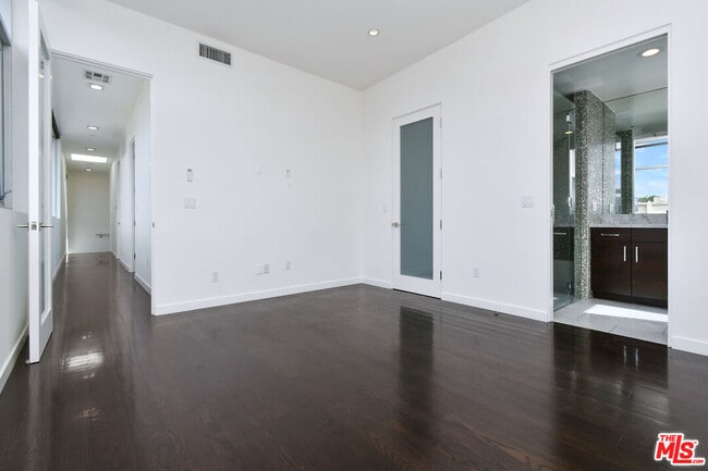 Building Photo - 11610 Ohio Ave