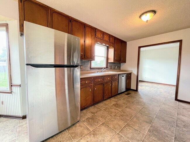 Building Photo - 112 Hazelwood Dr