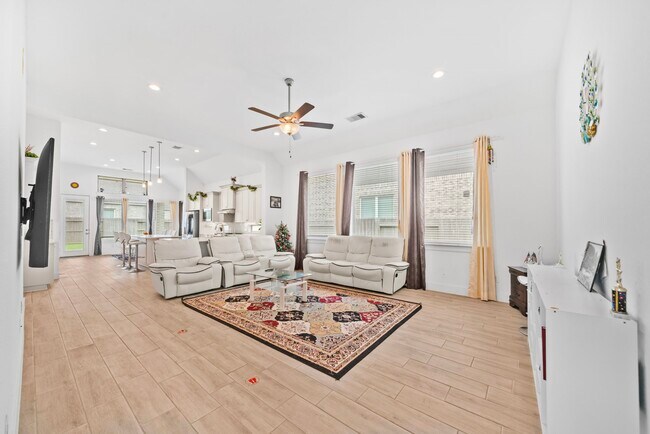 Building Photo - 10718 Blossom River Dr