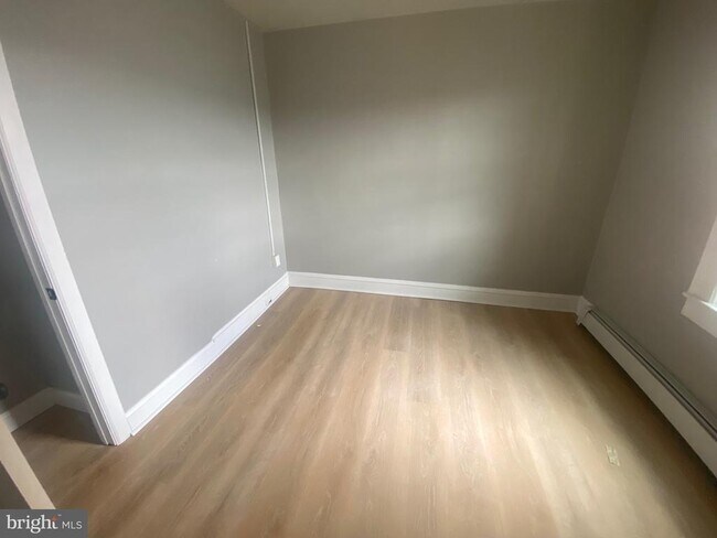 Building Photo - 202 N Main Ave