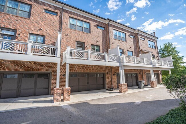 Building Photo - Bull Street District 3 Bedroom 3.5 Bath