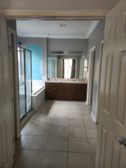 Building Photo - 8116 Moccasin Trail Dr