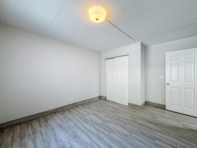 Building Photo - 337 Kenilworth Blvd