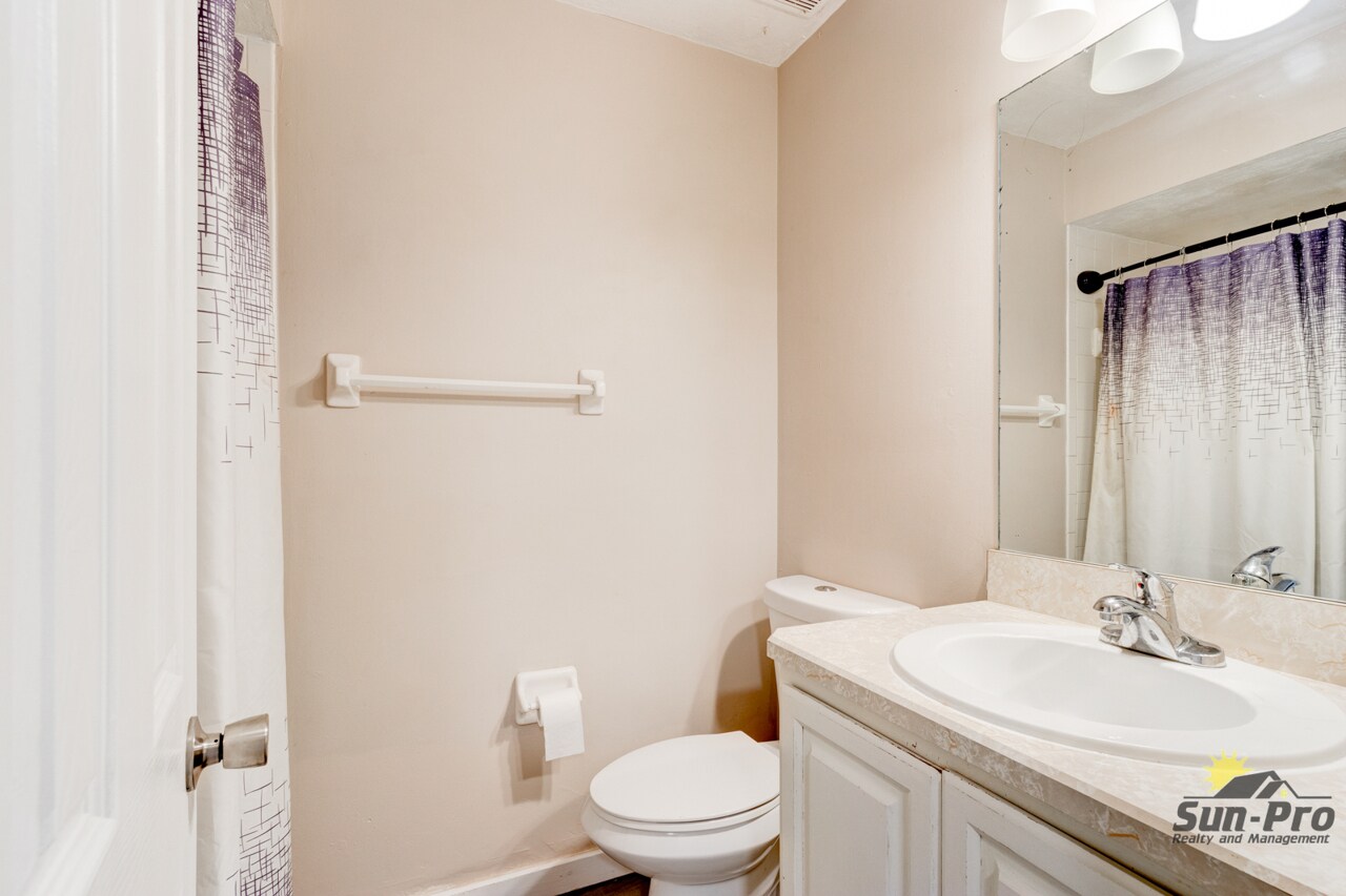 Building Photo - 1126 Hermitage Ct