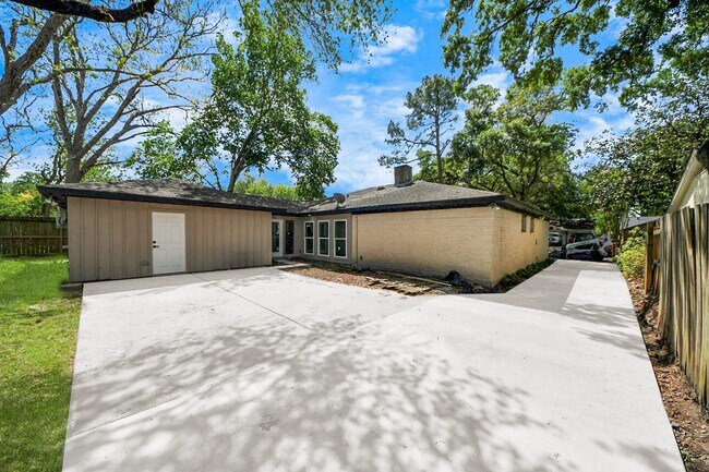 Building Photo - 9406 Vickijohn Dr